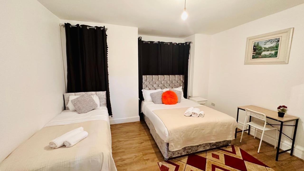 City Lodge Excel Londra Exterior foto